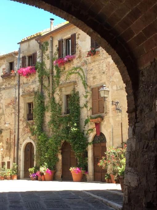 Zauber Im Turm - In Einem Der Schoensten Doerfer Montemerano Εξωτερικό φωτογραφία